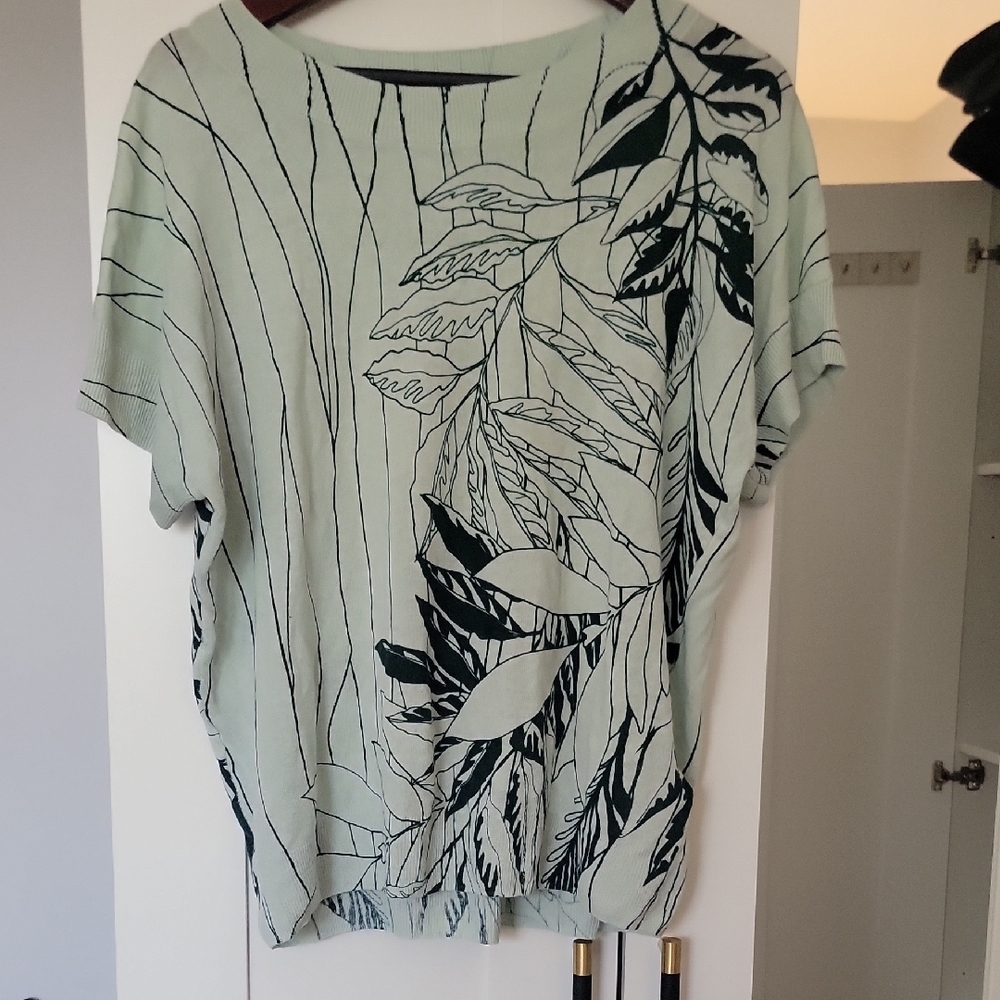 Green Boxy Short Sleeve Tee with Botanical Print